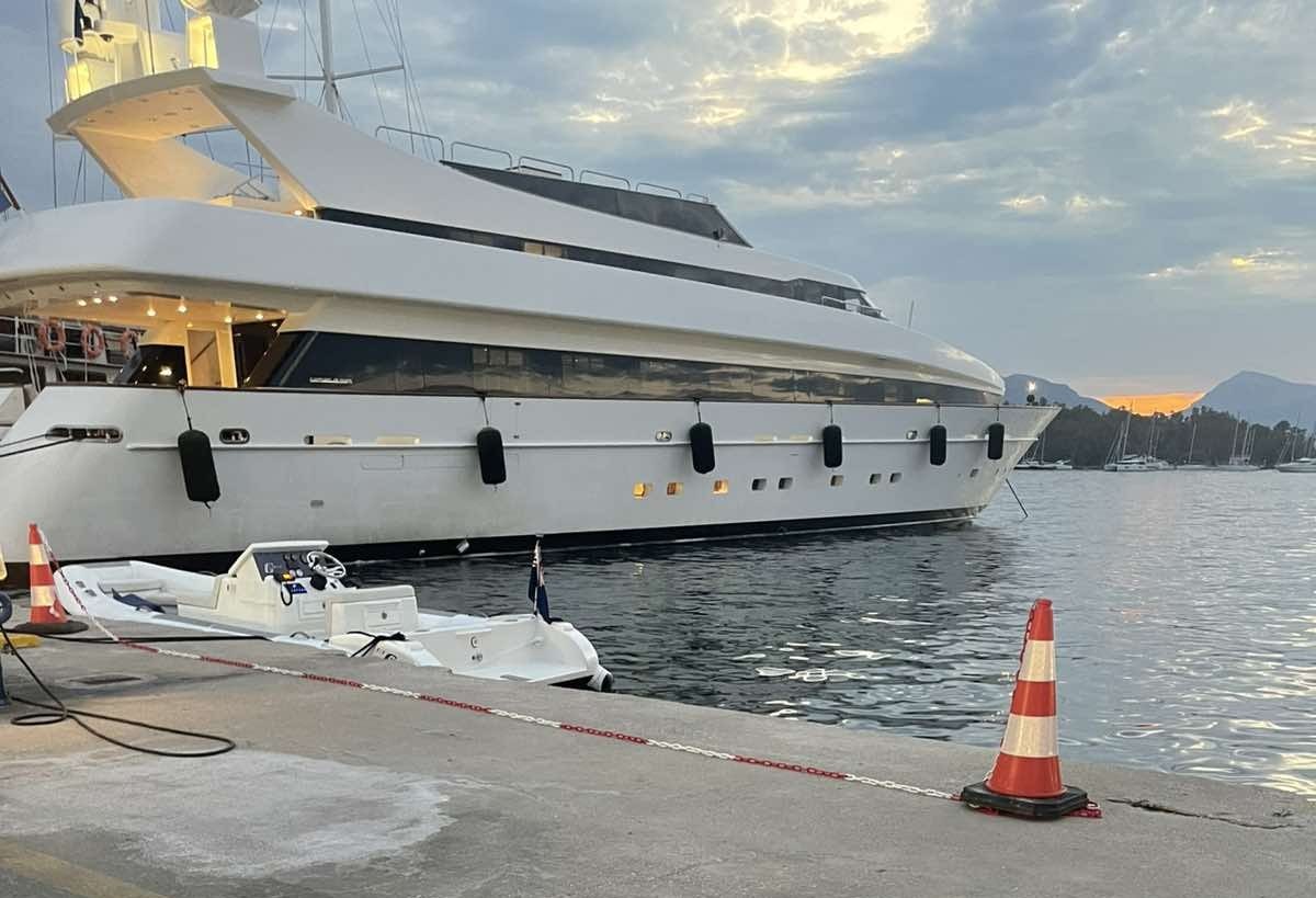 «Μουτζουβής - marine»: Νέα ήθη και στην διαχείριση του λιμανιού του Πόρου